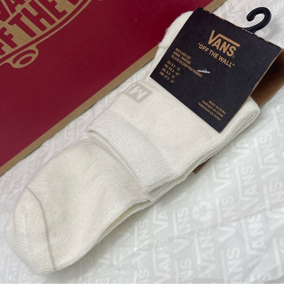 VANS. HALF CREW Socks 
HAUTEUR CHENLE CALCETIN DE MEDIA CAÑA
"OFF THE WALL"
1 pa - Picture 9 of 16